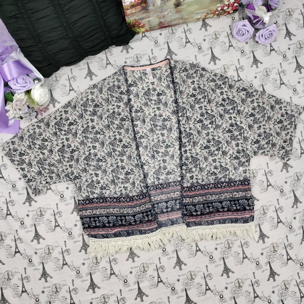 Xhilaration Boho Floral Kimono with Fringe Size M/L